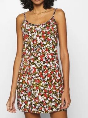Nike Women’s Cami Floral Dress Small Multi-Colored AOP M